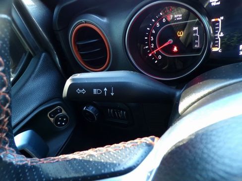 Used 2021 Jeep Gladiator Mojave image 16