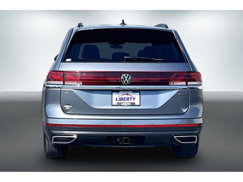 Used 2025 Volkswagen Atlas SE AWD/4WD image 5