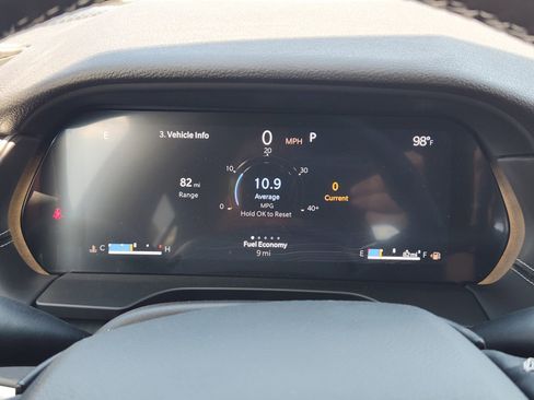 New 2025 Jeep Grand Cherokee Altitude image 12