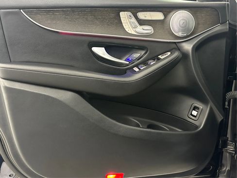 Used 2020 Mercedes-Benz GLC 300 4MATIC image 24