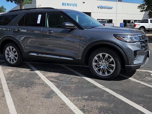 New 2025 Ford Explorer Active w/ Active Comfort Package image 9