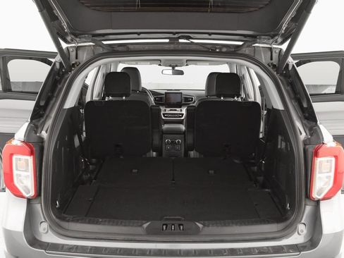 Used 2023 Ford Explorer XLT w/ Equipment Group 202A image 31