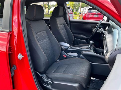 Used 2025 Honda HR-V Sport image 9