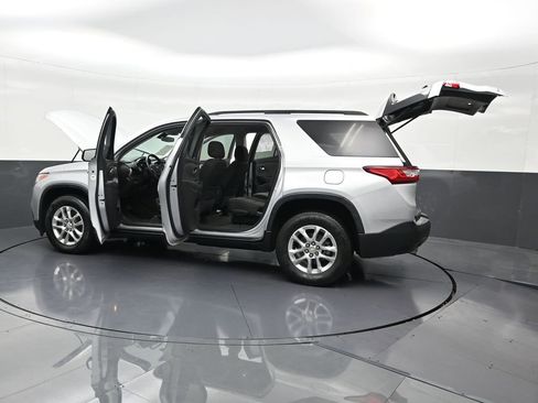 Used 2021 Chevrolet Traverse LT image 35