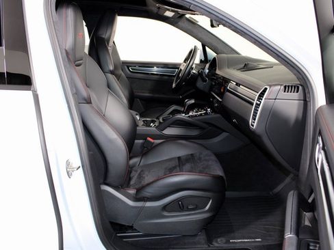 Used 2023 Porsche Cayenne GTS image 26