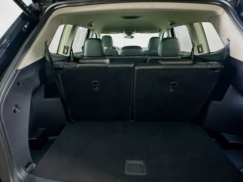 Used 2025 Volkswagen Atlas SE image 30