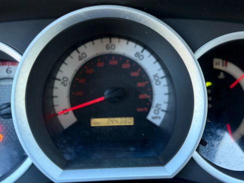 Used 2015 Toyota Tacoma PreRunner image 27