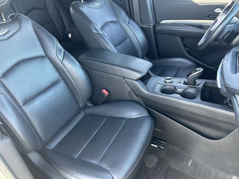 Used 2020 Cadillac XT4 Premium Luxury w/ Technology Package FWD image 28