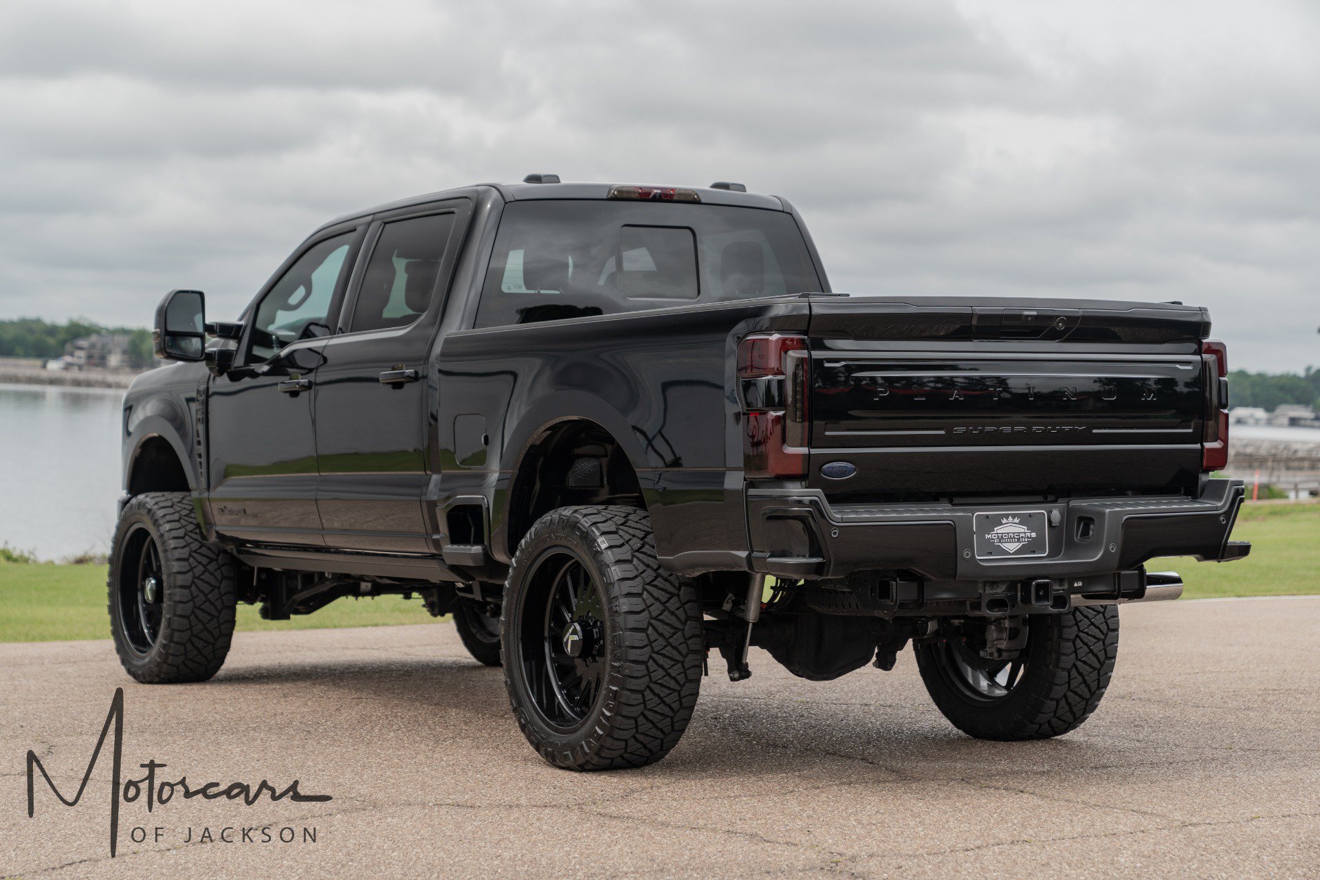Used 2025 Ford F250 Platinum w/ Platinum Plus Package AWD/4WD image 8