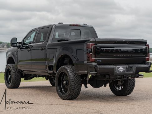 Used 2025 Ford F250 Platinum w/ Platinum Plus Package AWD/4WD image 8