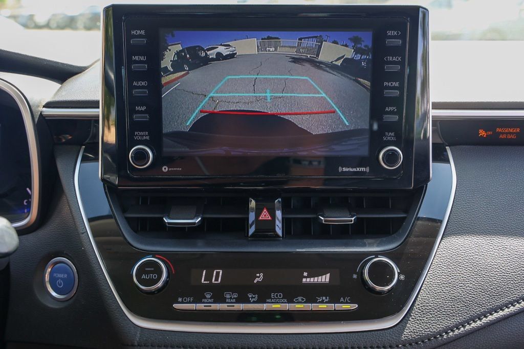 Used 2022 Toyota Corolla LE w/ Premium Interior Package FWD image 31
