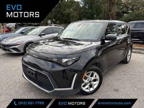 Used 2023 Kia Soul LX w/ Option Group 015 FWD image 1