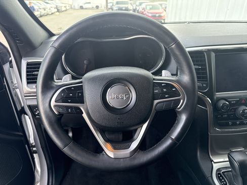 Used 2018 Jeep Grand Cherokee Limited image 17