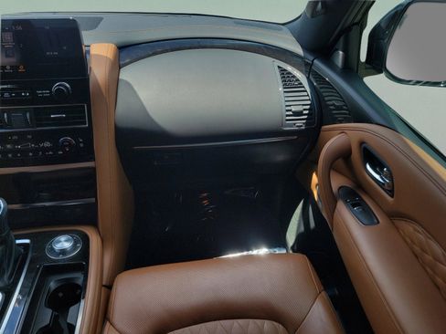 Used 2024 INFINITI QX80 Sensory w/ Cargo Package AWD/4WD image 9