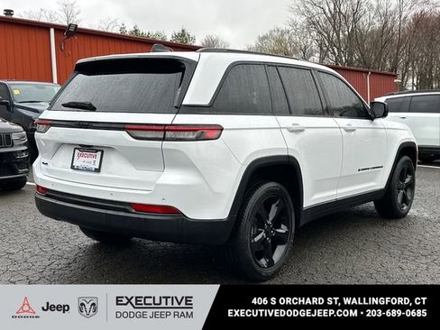 Used 2024 Jeep Grand Cherokee Altitude image 4