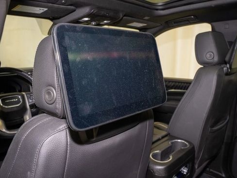 Used 2023 GMC Yukon Denali w/ Denali Reserve Package image 11