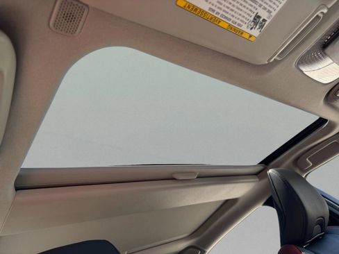 New 2026 Toyota Prius Plug-In Hybrid FWD image 27