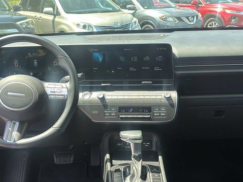 Used 2025 Hyundai Kona SEL AWD/4WD image 12