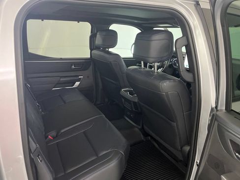 Used 2024 Toyota Tundra Platinum AWD/4WD image 23