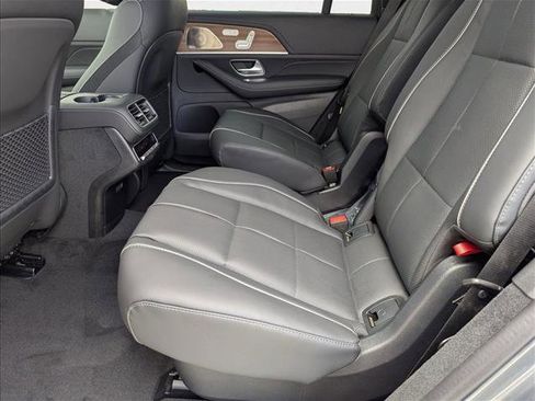 New 2026 Mercedes-Benz GLS 580 4MATIC image 16