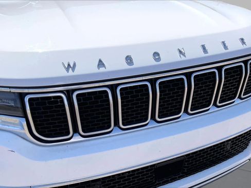 Used 2024 Jeep Wagoneer L Series II RWD image 28