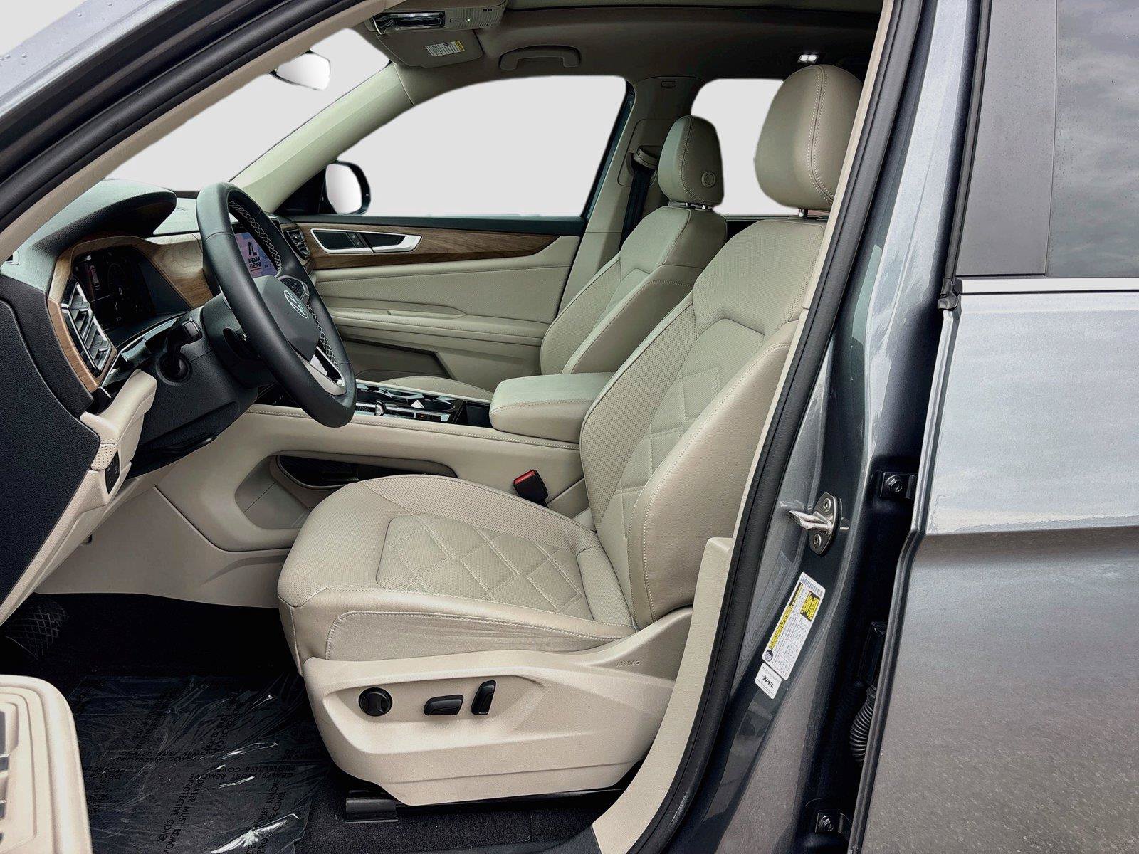Used 2024 Volkswagen Atlas SE FWD image 20