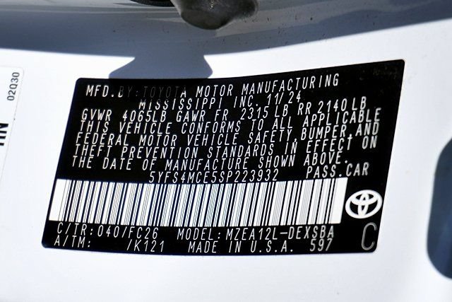 Used 2025 Toyota Corolla SE FWD image 12