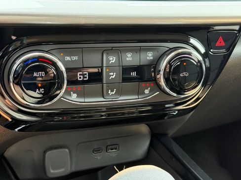 New 2026 Chevrolet Trax LT w/ Driver Confidence Package FWD image 22