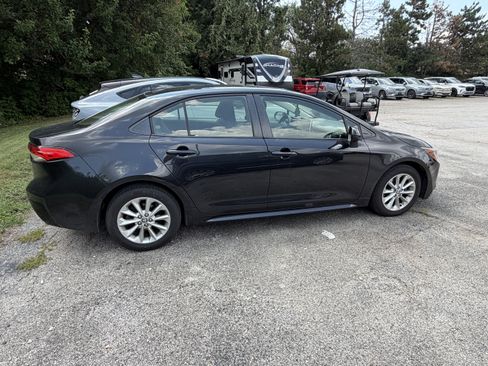 Used 2020 Toyota Corolla LE w/ LE Premium Package FWD image 11