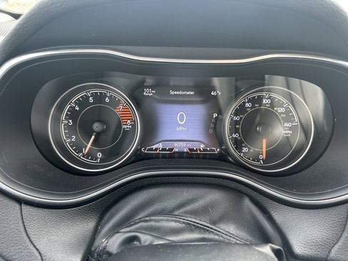 Used 2019 Jeep Cherokee Limited image 11