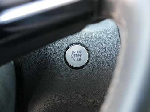 Used 2023 Kia Sorento EX w/ Panoramic Sunroof Package FWD image 17