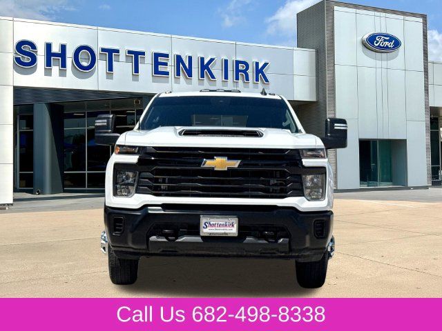 Used 2026 Chevrolet Silverado 3500 W/T AWD/4WD image 2