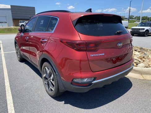 Used 2021 Kia Sportage EX w/ EX Technology Package FWD image 5