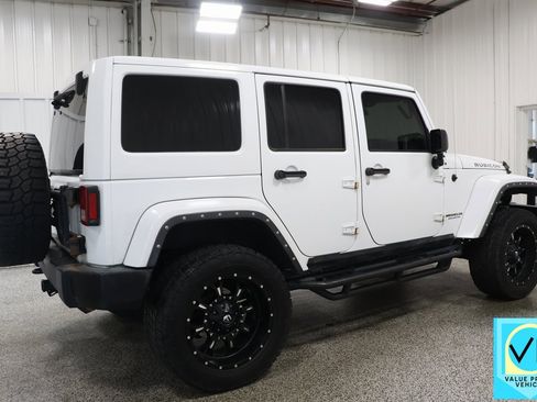 Used 2016 Jeep Wrangler Unlimited Rubicon w/ Max Tow Package image 3