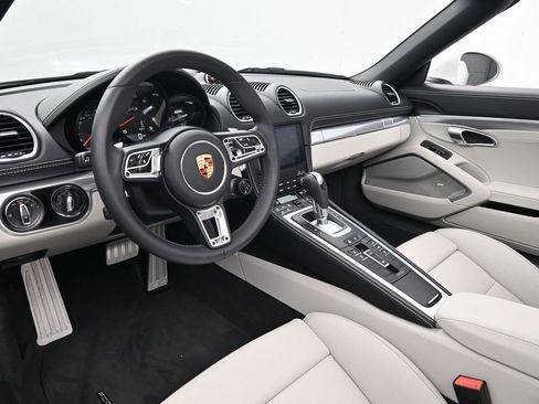 Certified 2025 Porsche 718 Boxster GTS image 4