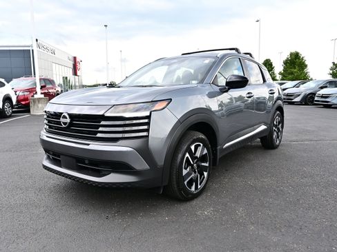 Certified 2026 Nissan Kicks SV w/ SV Premium Package AWD/4WD image 4