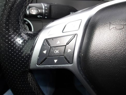 Used 2013 Mercedes-Benz C 250 Sport image 15