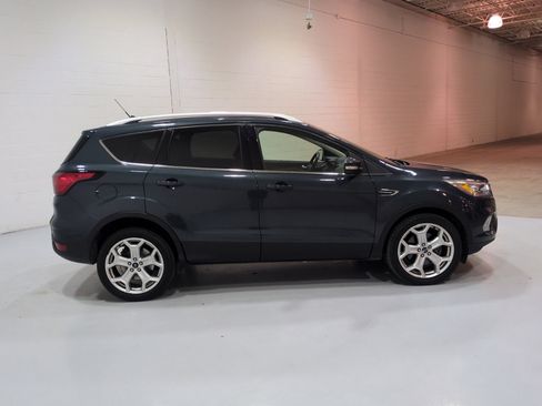 Used 2019 Ford Escape Titanium AWD/4WD image 2