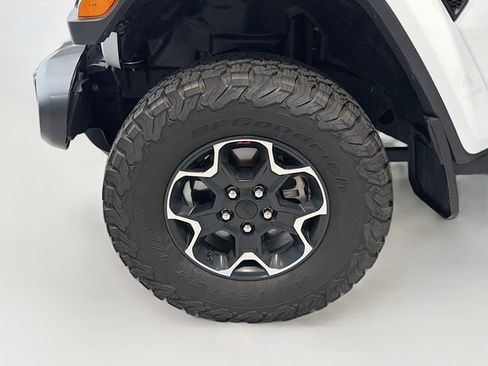 Used 2023 Jeep Wrangler Unlimited Rubicon w/ Cold Weather Group AWD/4WD image 26