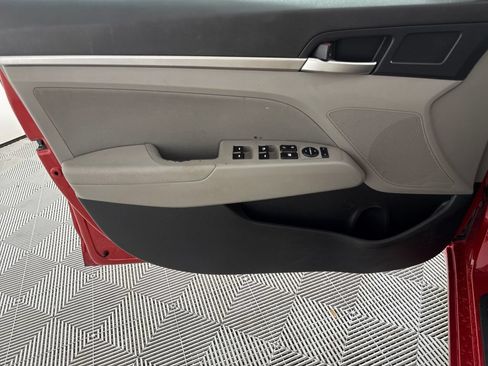 Used 2020 Hyundai Elantra Value Edition FWD image 10