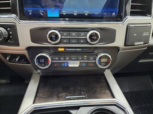 Used 2022 Ford F250 Lariat w/ Tremor Off-Road Package AWD/4WD image 16