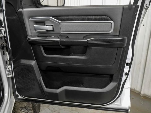 Used 2022 RAM 2500 Big Horn AWD/4WD image 42