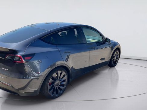 Used 2024 Tesla Model Y Performance AWD/4WD image 5
