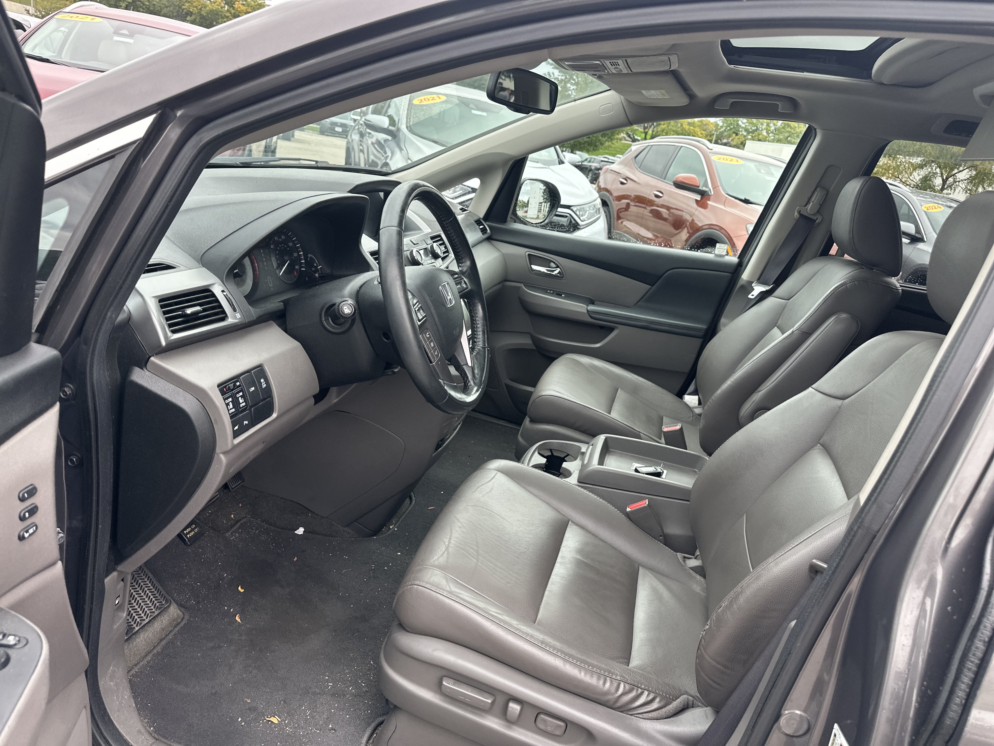 Used 2014 Honda Odyssey Touring image 14