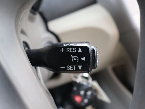 Used 2009 Toyota Camry LE FWD image 35