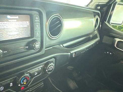 Used 2019 Jeep Wrangler Sport AWD/4WD image 22