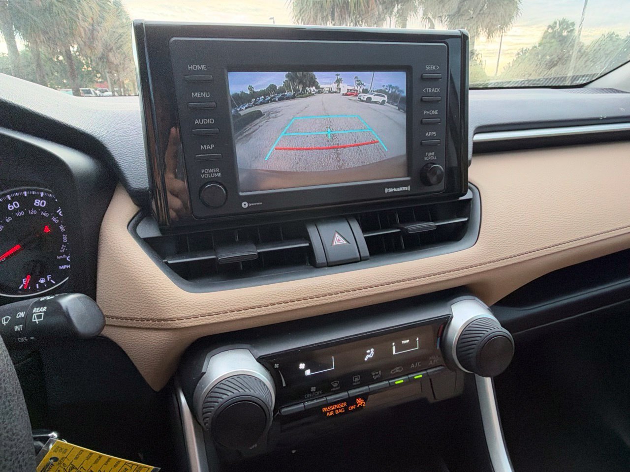 Used 2022 Toyota RAV4 LE FWD image 10