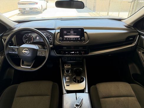 Used 2025 Nissan Rogue SV FWD image 35