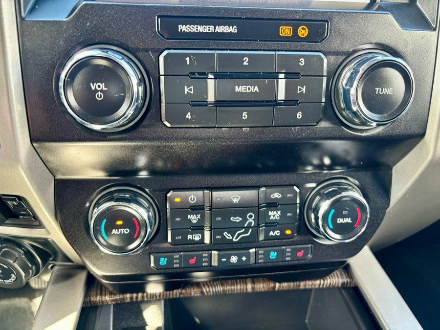 Used 2021 Ford F350 Lariat w/ Lariat Value Package AWD/4WD image 19