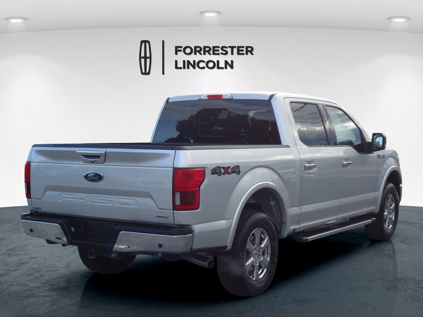 Used 2019 Ford F150 Lariat w/ Equipment Group 502A Luxury AWD/4WD image 3